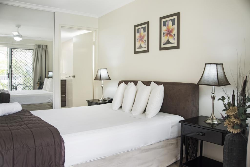 Chidori Court Aparthotel Gold Coast Room photo